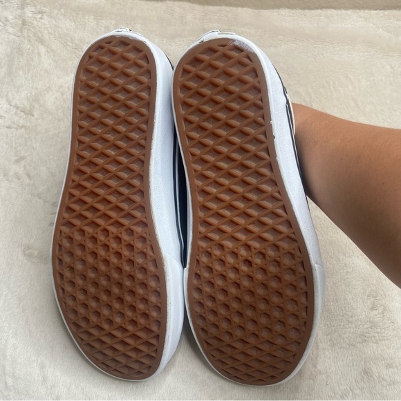 Black Vans Old-Skool Sneakers - Picture 6 of 11